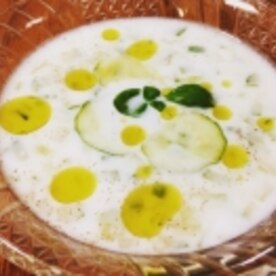 簡単 美肌効果 トルコの冷製スープ ジャジュック レシピ 作り方 By Aska Com 楽天レシピ